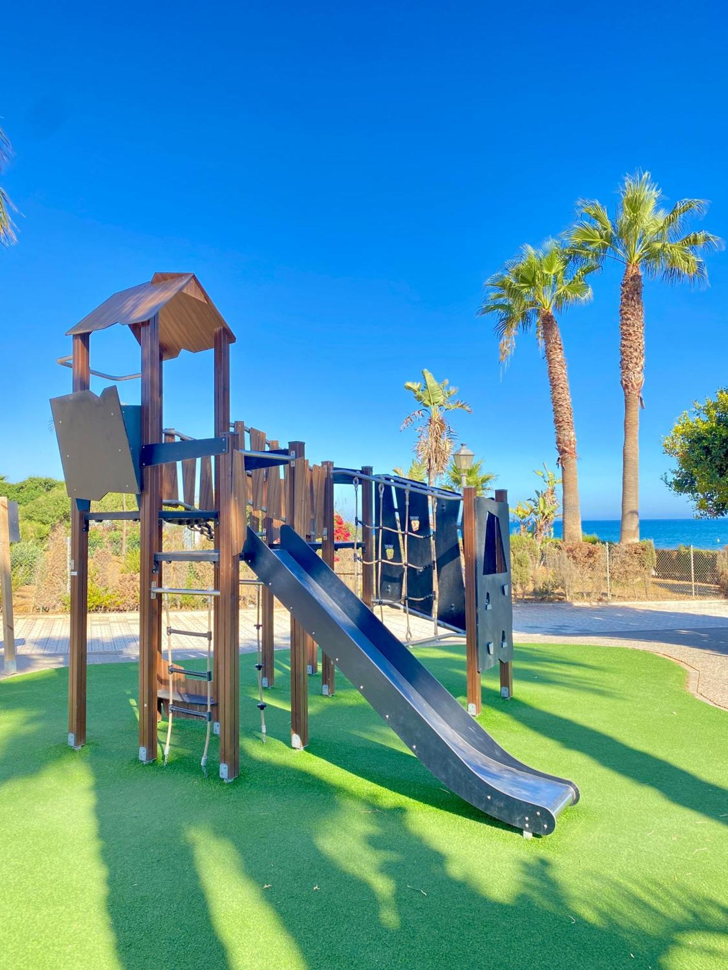 First Line Torrox Costa Apartment Bagian luar foto