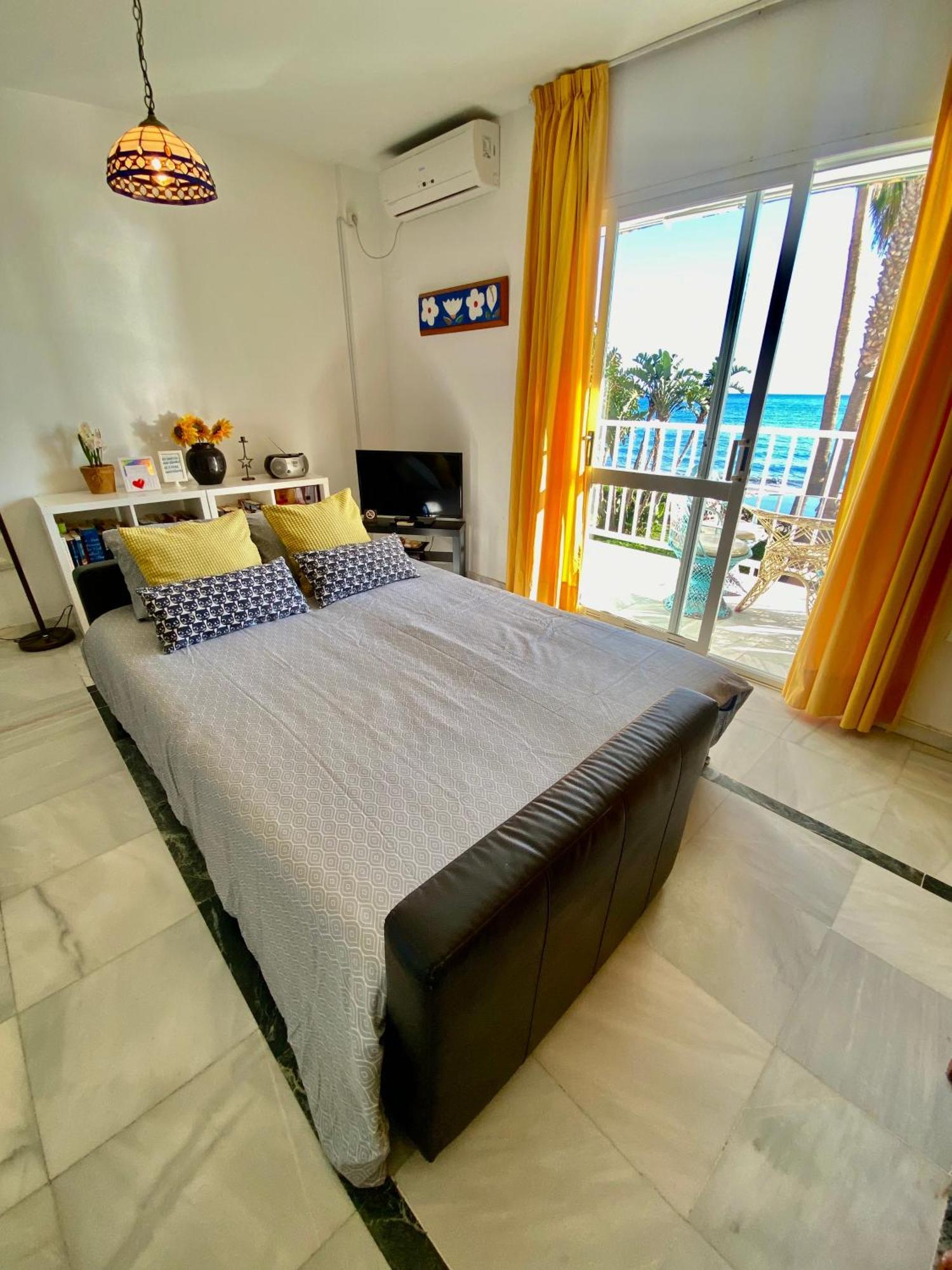 First Line Torrox Costa Apartment Bagian luar foto